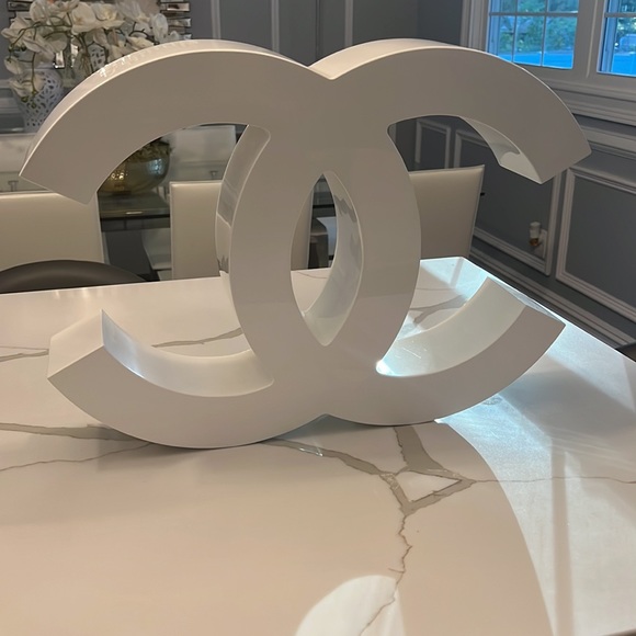 Chanel logo for display - Picture 7 of 8